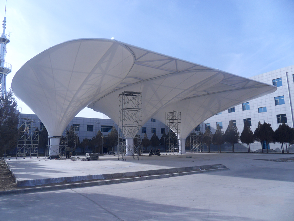 敦煌通信公司膜结构车棚建筑工程