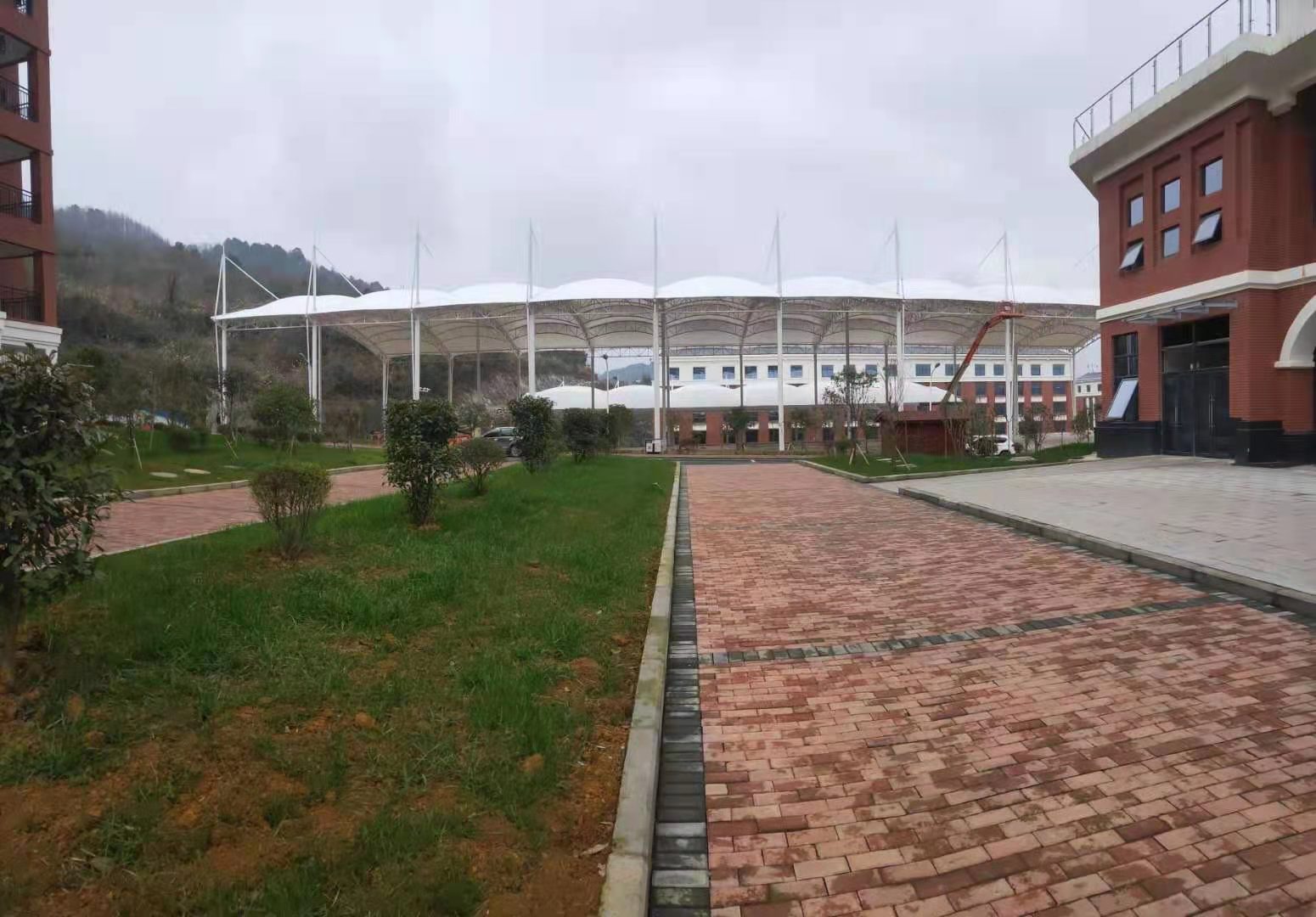 贵州遵义医科大学蓝球场膜结构建筑工程(图5)