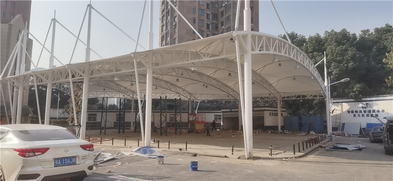 武汉市供销学校篮球场膜结构建筑(图1)