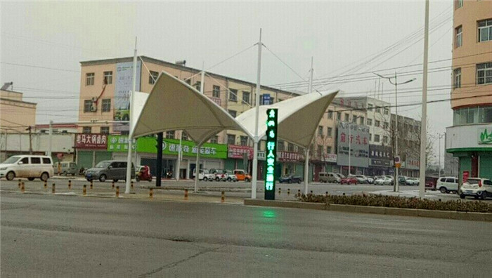 河南交通路口景观膜结构工程(图2)