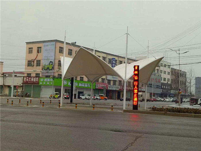 河南交通路口景观膜结构工程(图3)